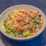 ENSALADA CÉSAR CON POLLO