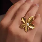 Anillo regulable flor con perla