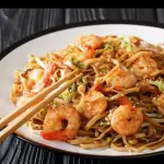 Yakisoba frutos do mar (salmao e ca)