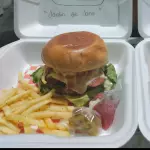 MARTES DE HAMBURGUESAS CLÁSICAS