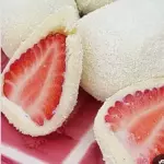 Coxinha de Ninho com Morango