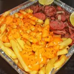 Batata Frita c/Cheddar e Calabresa