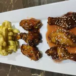 6 PIEZAS + PAPAS FRITAS