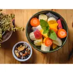 Frutas cortadas com Granola