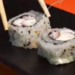 4 Peças de Uramaki de Polvo
