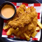 Tiras de pescado con papas