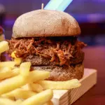 COSTELA DEFUMADA + FRITAS