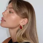 Arete Oval rojo Inox.