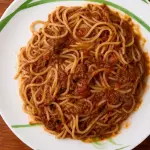 Massa ao Molho a Bolonhesa