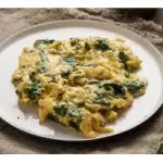 Huevos con espinaca papa y queso