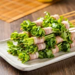 CILANTRO ENROLLADO DE BACON 香菜培根串