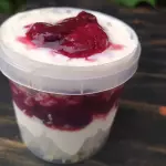 BOLO NO POTE FRUTAS VERMELHAS