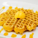 WAFFLE MANTEIGA E MEL