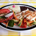 Pechuga rellena de vegetales