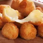 Bolinha de Queijo (Cheese Ball)