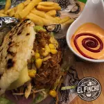 VOY PAL CERRO Arepa