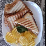 Toasted Cheese and Salami тост со салама(copy)