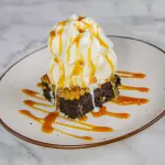 Brownie con helado
