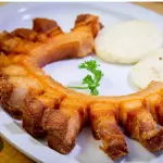 CHICHARON CON AREPA(copy)
