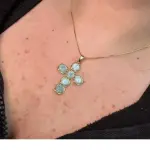 Collar Cruz de puntos Larimar