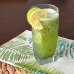 Agua de Pepino con Limón