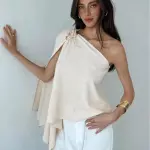 Blusa estilo capa crema talla M y L