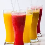 Jugos naturales en agua