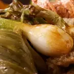 Orden de nopales y cebolla cambray