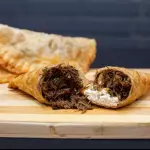 PASTEL DE CUPIM C/ QUEIJO