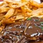 Filé Trinchado C/ Molho madeira C/Fritas 300g