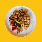 Pollo a la parrilla con vegetales