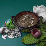 Caldo de tres Hongos