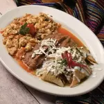 INDECISO CON JUGO Y CAFÉ