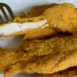 Filé de frango empanado