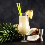 PIÑA/MANGO/FRESA-- COLADA RON