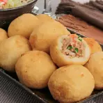 BOLINHOS DE JOELHO DE PORCO