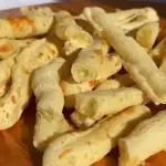 Biscoito de polvilho com parmesão