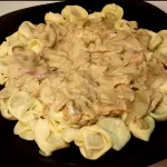 Capeletis con salsa