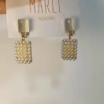 Aros cudrados con perlas colgante
