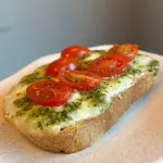 Toast caprese
