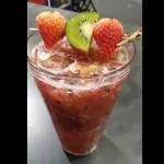 KIWI COM MORANGO