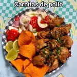 Plato de Carnitas de Pollo Con Papas