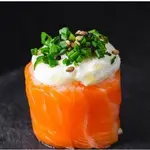 Gunkan Salmão