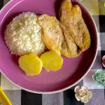 Filete de pollo con papas sancochada