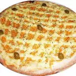 Pizza três queijos