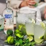 CAIPIROSKA COM ABSOLUT