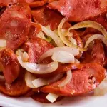 Calabresa Acebolada