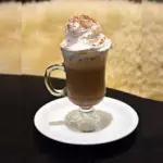 Capuccino com chantilly