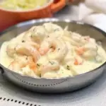 CAMARÃO AO MOLHO DE QUEIJO