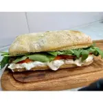 1. CRUDO Y BRIE